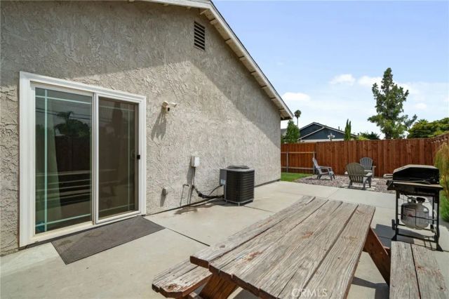 15957 Randall, Fontana, CA 92335