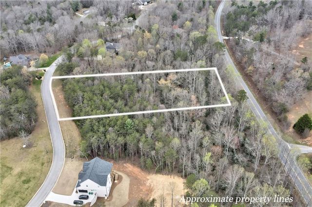 450 Beachwood Drive, Cornelia, GA 30531