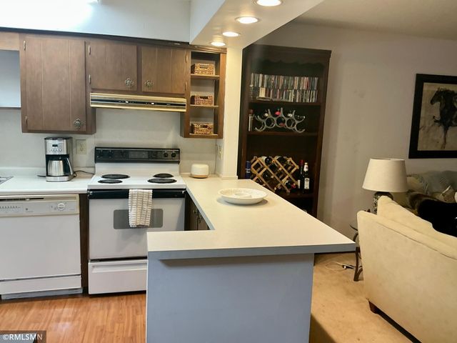 2200 Nevada Avenue S 214, Saint Louis Park, MN 55426