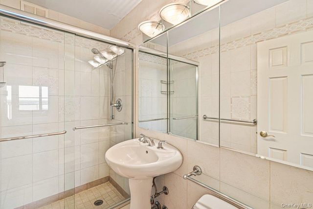 17-85 215 Street 12M, Bayside, NY 11360