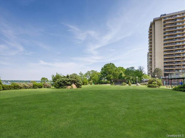 17-85 215 Street 12M, Bayside, NY 11360