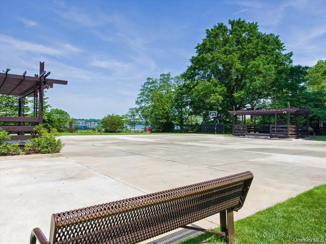 17-85 215 Street 12M, Bayside, NY 11360