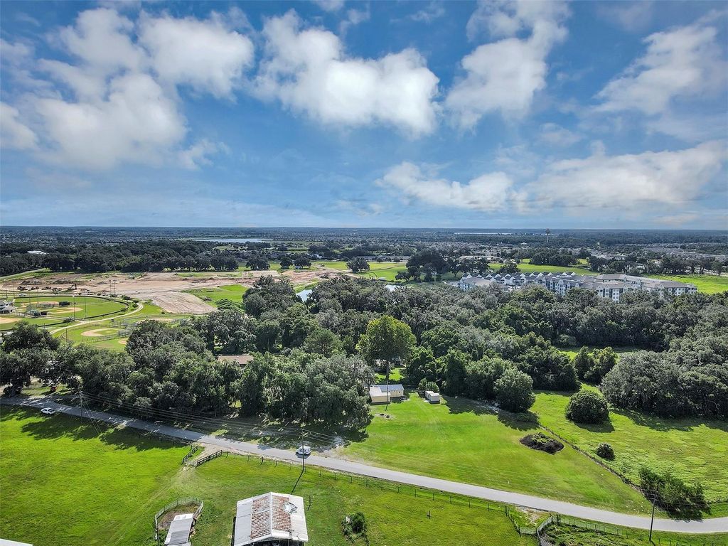 Image 13 of property listing at 510 PHILLIPS LANE, Wildwood, FL 34785