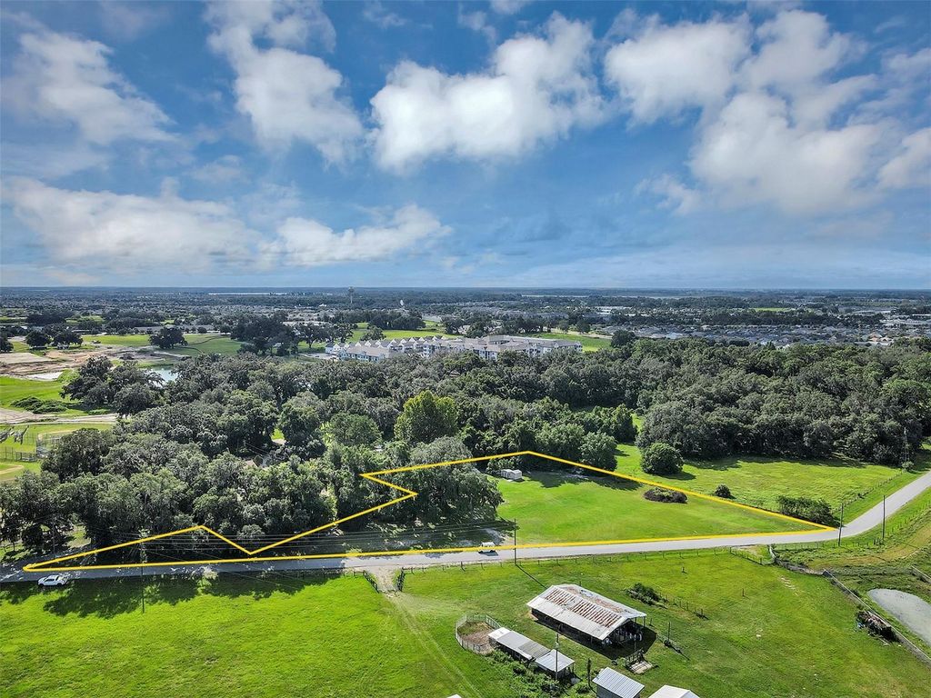 Image 16 of property listing at 510 PHILLIPS LANE, Wildwood, FL 34785