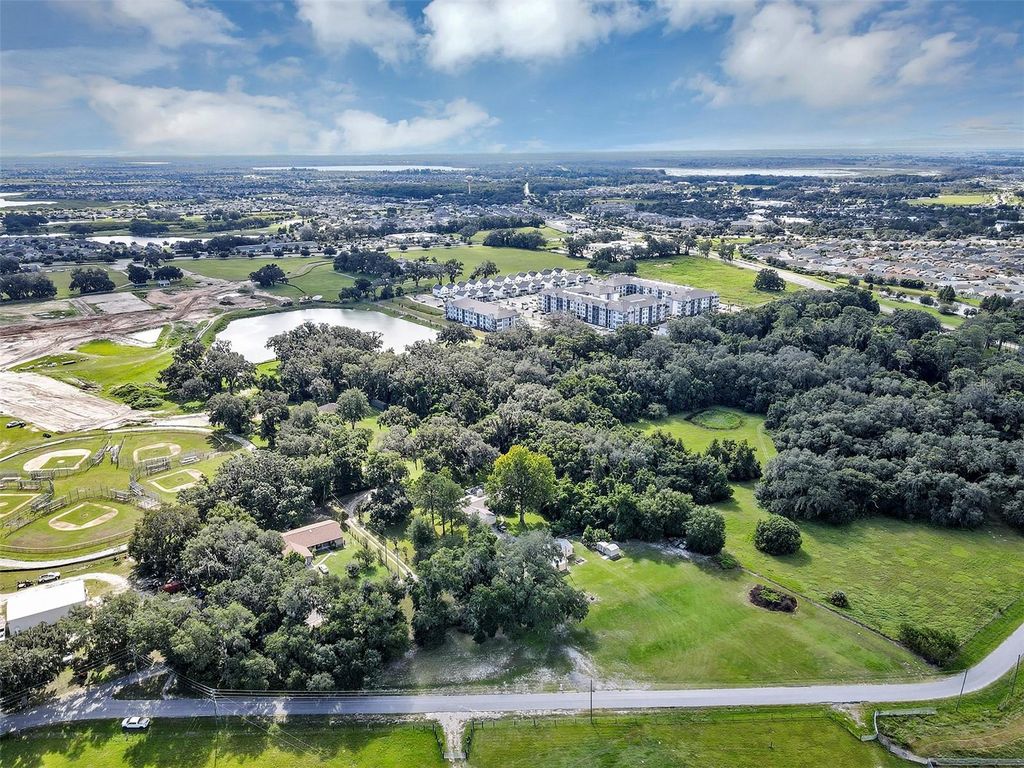 Image 21 of property listing at 510 PHILLIPS LANE, Wildwood, FL 34785