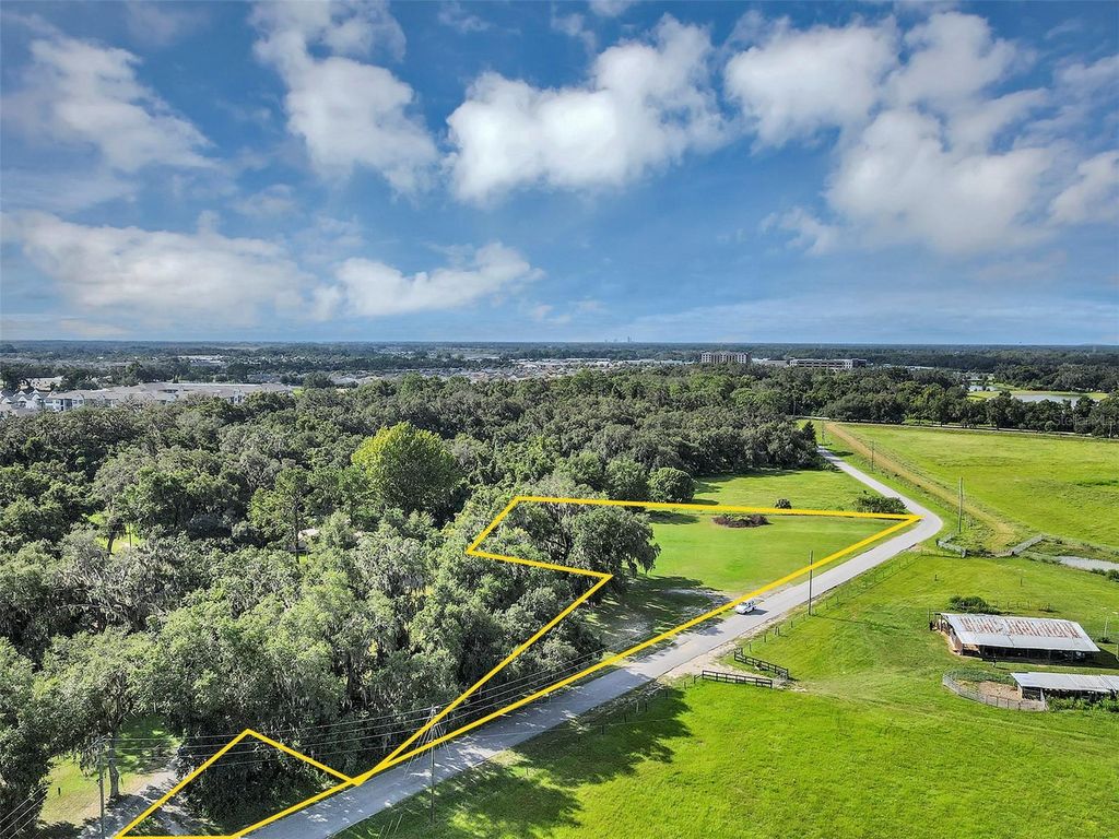 Image 23 of property listing at 510 PHILLIPS LANE, Wildwood, FL 34785