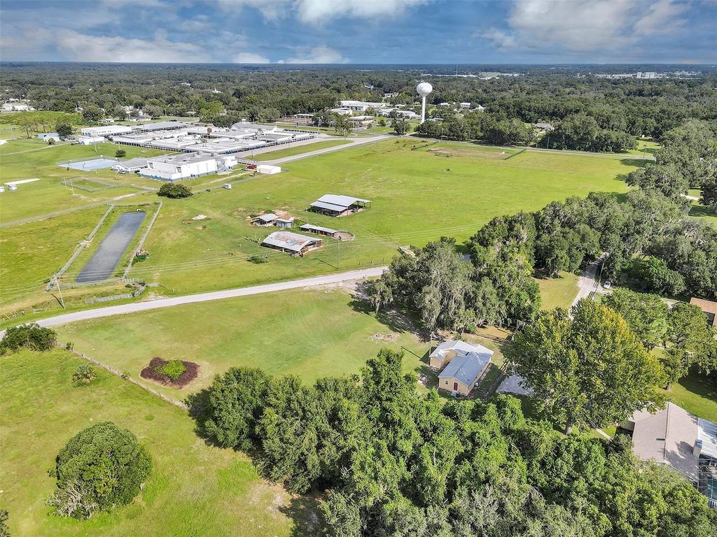 Image 25 of property listing at 510 PHILLIPS LANE, Wildwood, FL 34785
