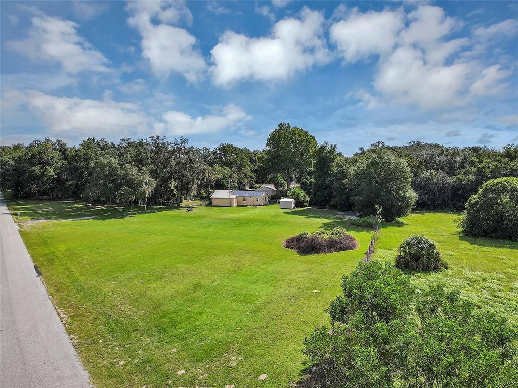 Image 29 of property listing at 510 PHILLIPS LANE, Wildwood, FL 34785