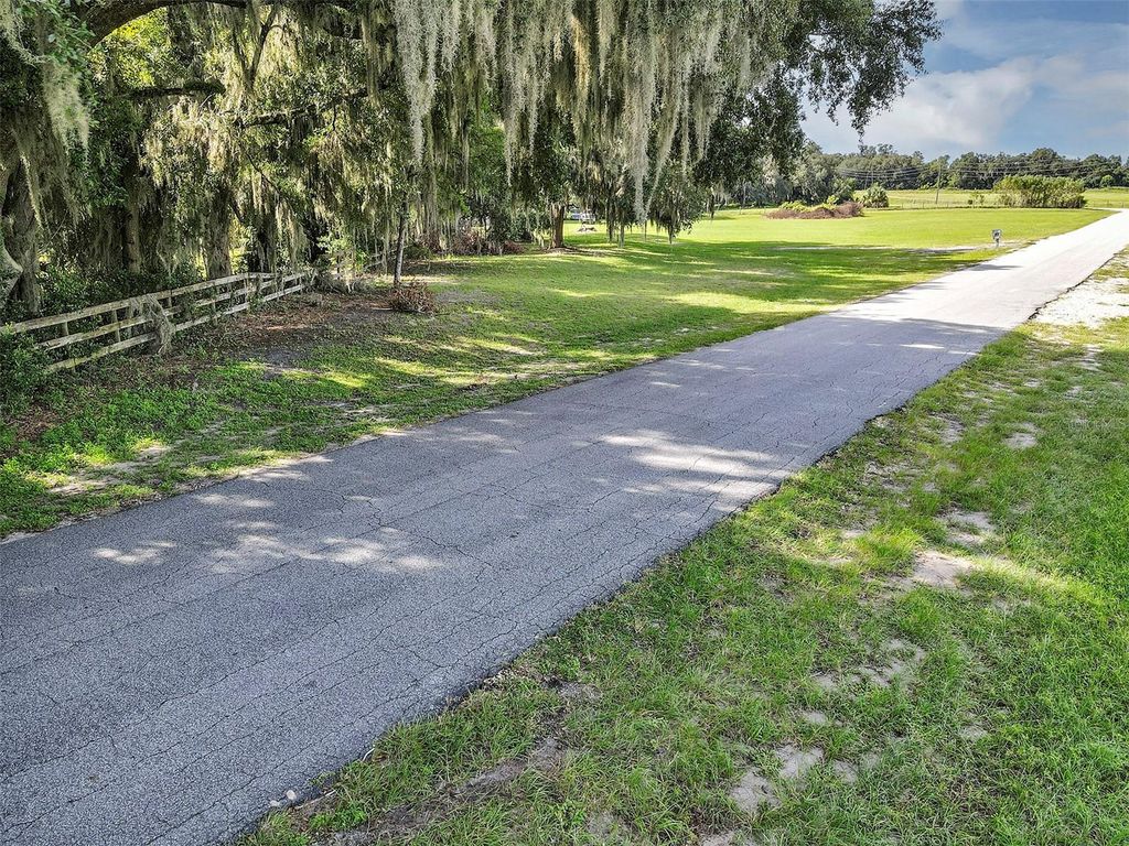 Image 30 of property listing at 510 PHILLIPS LANE, Wildwood, FL 34785