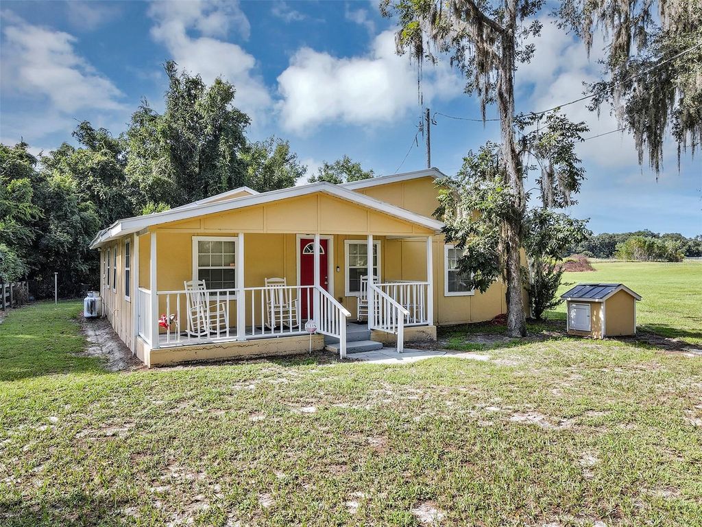 Image 4 of property listing at 510 PHILLIPS LANE, Wildwood, FL 34785