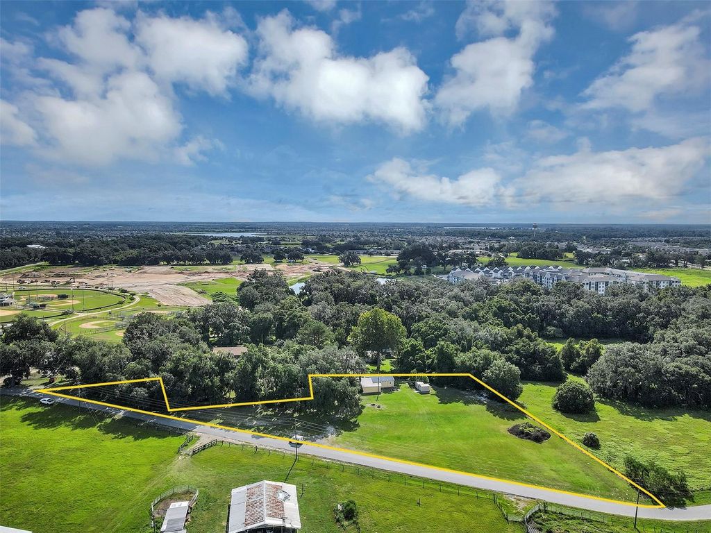 Image 31 of property listing at 510 PHILLIPS LANE, Wildwood, FL 34785