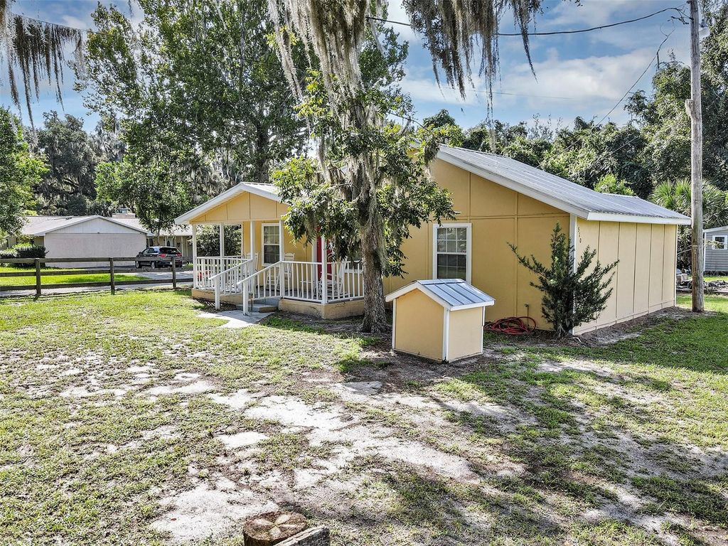 Image 7 of property listing at 510 PHILLIPS LANE, Wildwood, FL 34785