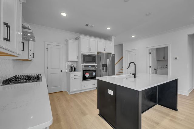 698 Conifer Dr, Spring Hill, TN 37174