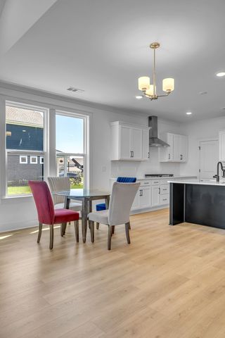 698 Conifer Dr, Spring Hill, TN 37174