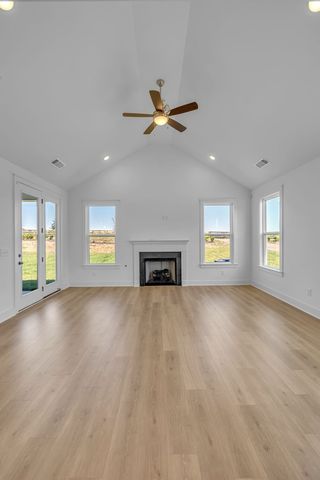 698 Conifer Dr, Spring Hill, TN 37174