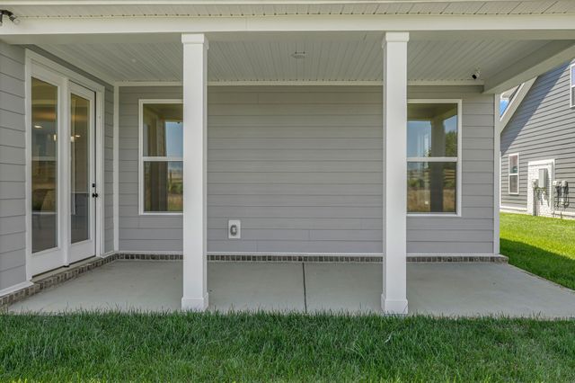 698 Conifer Dr, Spring Hill, TN 37174