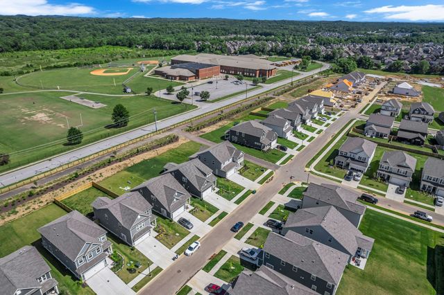 698 Conifer Dr, Spring Hill, TN 37174