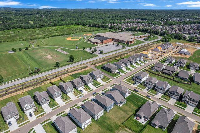 698 Conifer Dr, Spring Hill, TN 37174