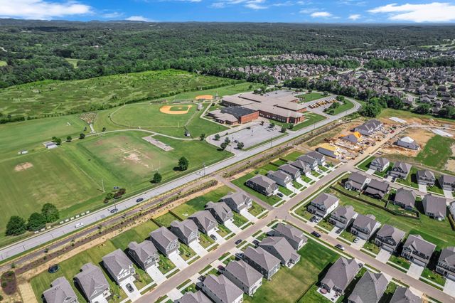 698 Conifer Dr, Spring Hill, TN 37174