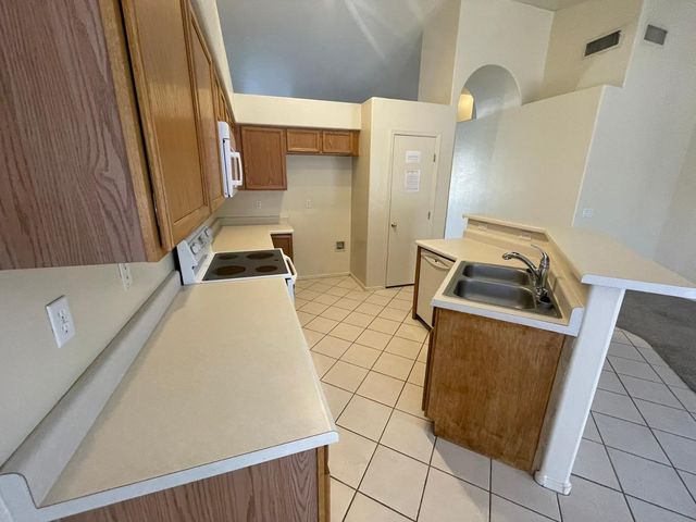 837 E Glenmere Drive, Chandler, AZ 85225