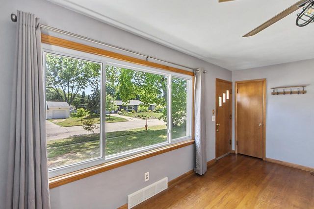 247 Orchard Drive, Oregon, WI 53575