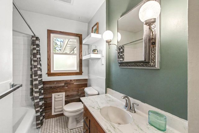 247 Orchard Drive, Oregon, WI 53575