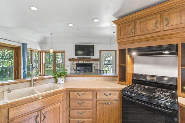 247 Orchard Drive, Oregon, WI 53575