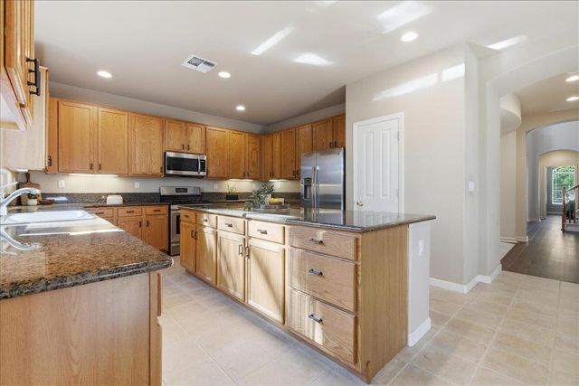 5533 Dunlay Dr, Sacramento, CA 95835