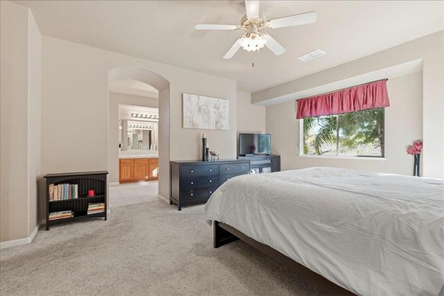 5533 Dunlay Dr, Sacramento, CA 95835
