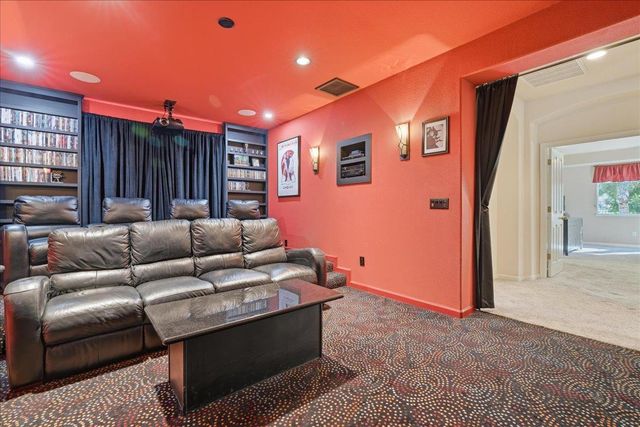 5533 Dunlay Dr, Sacramento, CA 95835