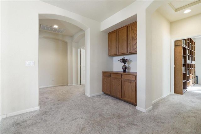 5533 Dunlay Dr, Sacramento, CA 95835