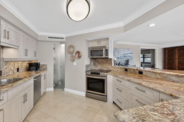 4605 S Ocean Boulevard 3a, Highland Beach, FL 33487