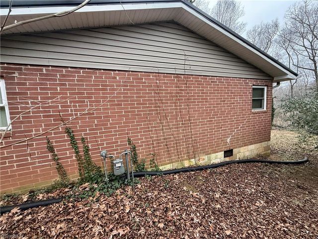 220 Curry Road, High Point, NC 27265