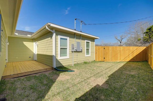 3603 Fidelity Street B, Houston, TX 77029