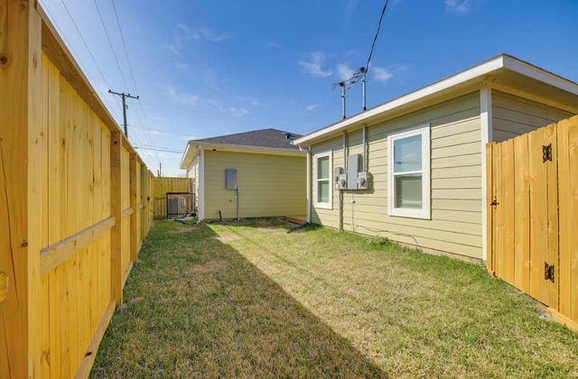 3603 Fidelity Street B, Houston, TX 77029