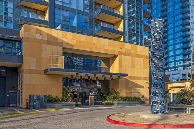 1325 Pacific Hwy 3301, San Diego, CA 92101