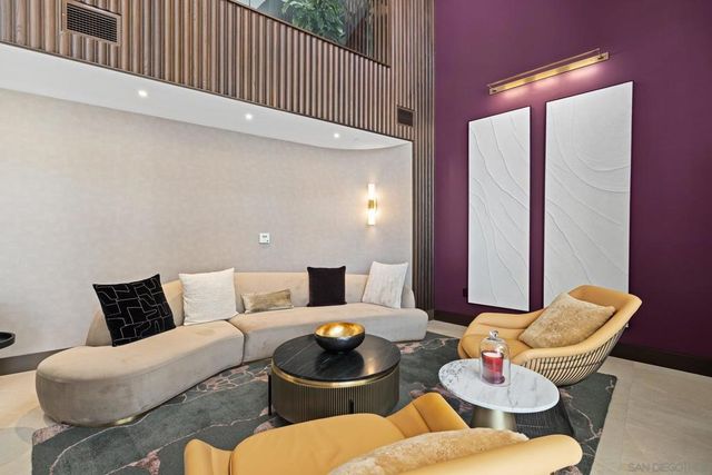 1325 Pacific Hwy 3301, San Diego, CA 92101