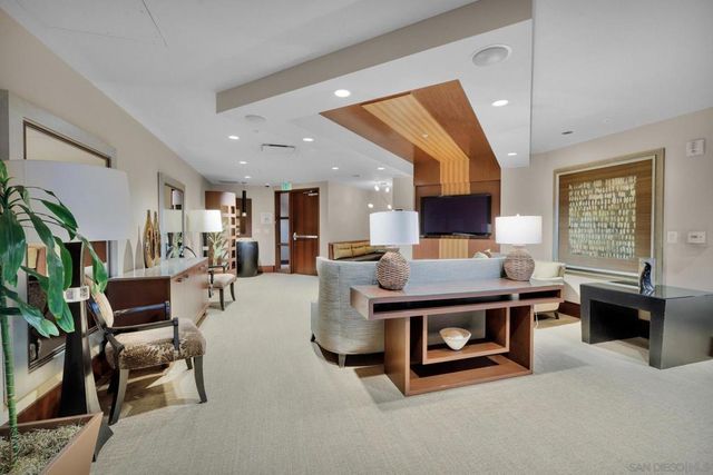 1325 Pacific Hwy 3301, San Diego, CA 92101