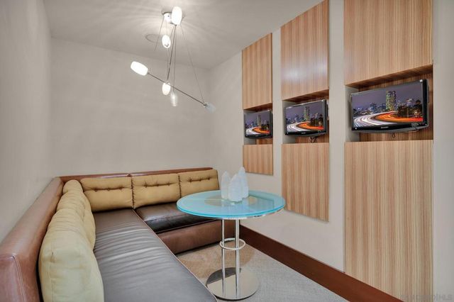 1325 Pacific Hwy 3301, San Diego, CA 92101