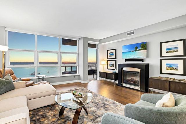 1325 Pacific Hwy 3301, San Diego, CA 92101