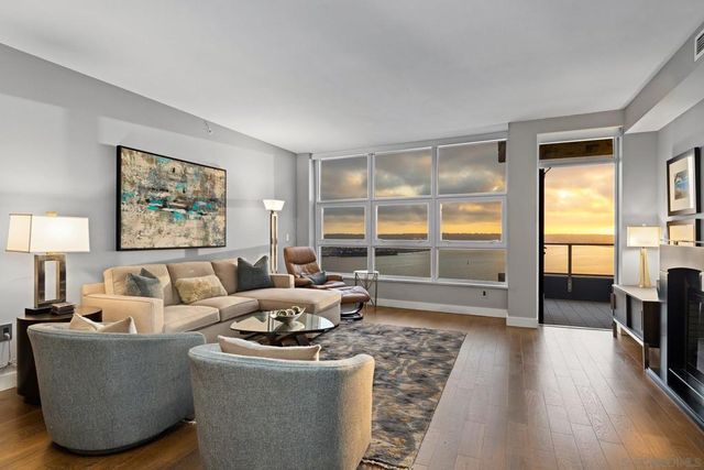 1325 Pacific Hwy 3301, San Diego, CA 92101