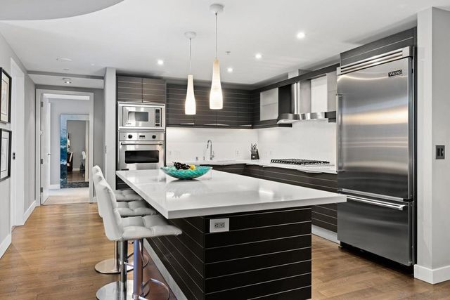 1325 Pacific Hwy 3301, San Diego, CA 92101