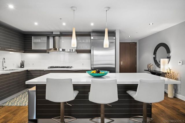 1325 Pacific Hwy 3301, San Diego, CA 92101