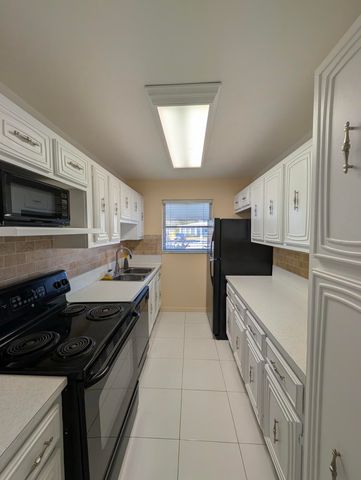 160 High Point Terrace E C, Delray Beach, FL 33445