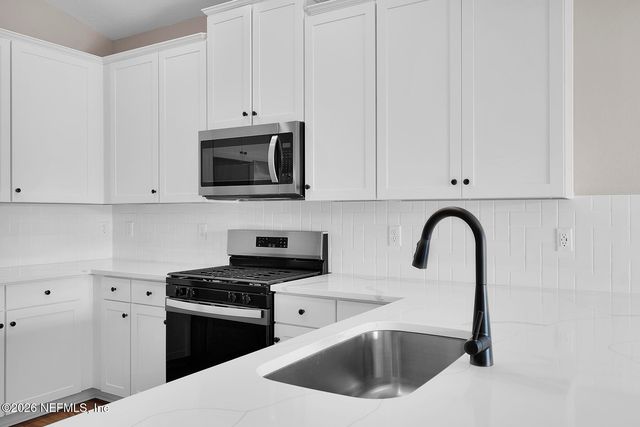 15916 DELICATE ARCH Avenue, Jacksonville, FL 32234