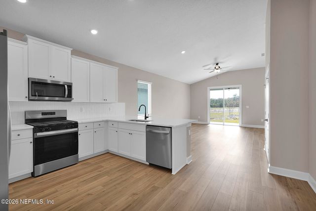 15916 DELICATE ARCH Avenue, Jacksonville, FL 32234