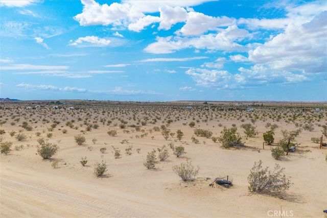 68840 Mesa Drive, 29 Palms, CA 92277