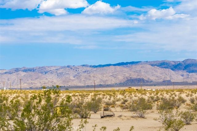 68840 Mesa Drive, 29 Palms, CA 92277