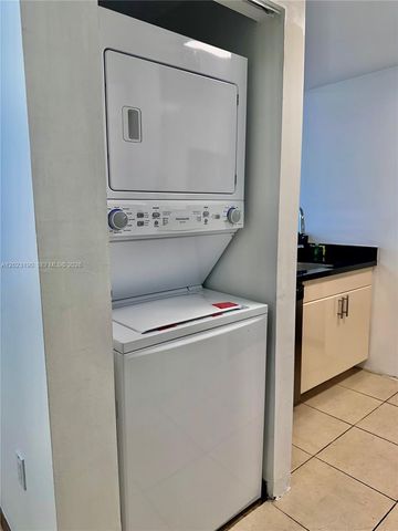 185 SE 14th Ter 2809, Miami, FL 33131