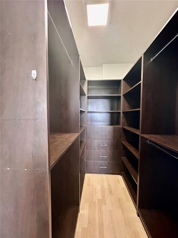 185 SE 14th Ter 2809, Miami, FL 33131